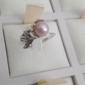 Pearl leaf ring